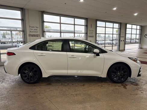 New 2026 Toyota Corolla SE image 3