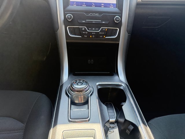 Used 2020 Ford Fusion SE FWD image 15