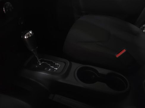 Used 2018 Jeep Wrangler Unlimited Sport S image 26