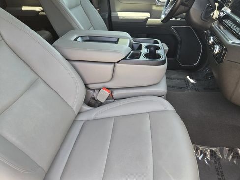 Used 2025 GMC Sierra 1500 SLT AWD/4WD image 19