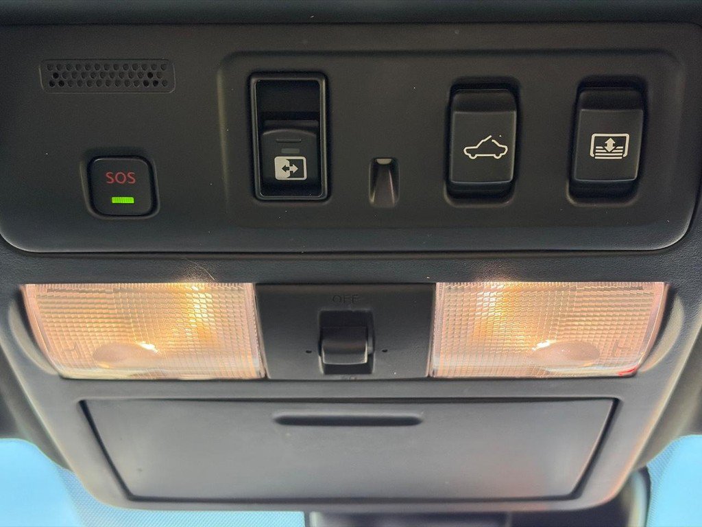 Used 2023 Nissan Titan PRO-4X w/ Pro-4x Convenience Package AWD/4WD image 15