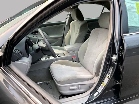 Used 2010 Toyota Camry FWD image 7