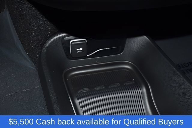 New 2026 Chrysler Pacifica Select FWD image 24
