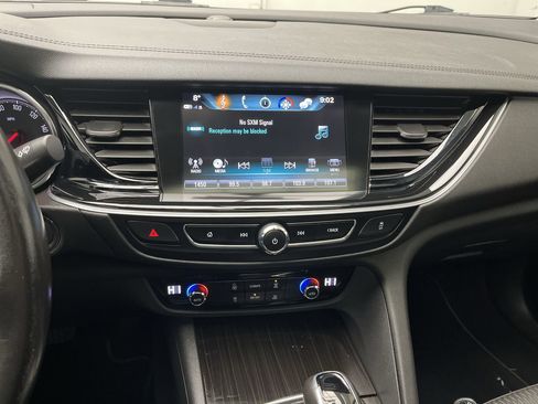 Used 2018 Buick Regal Preferred w/ Driver Confidence Package #1 image 18