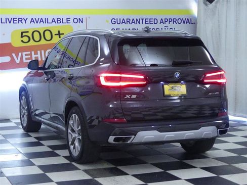 Used 2022 BMW X5 xDrive40i w/ Premium Package image 4