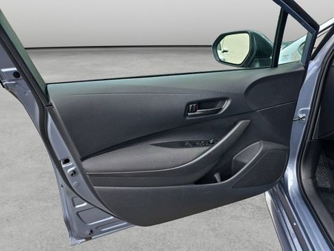 Used 2025 Toyota Corolla LE FWD image 34