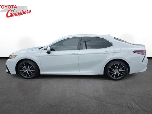 Used 2024 Toyota Camry SE w/ Convenience Package FWD image 8