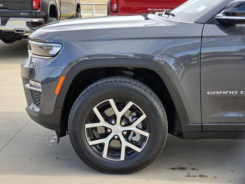 Used 2025 Jeep Grand Cherokee Limited image 10