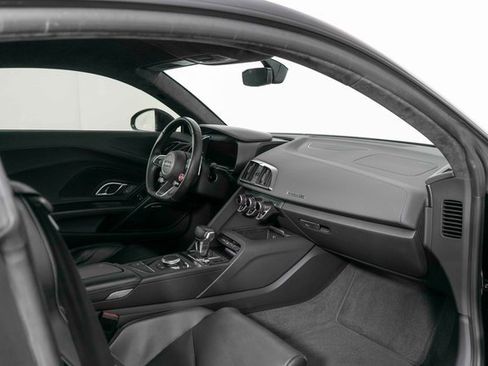 Used 2017 Audi R8 V10 plus image 24