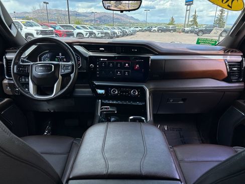 Used 2023 GMC Sierra 1500 Denali w/ Technology Package AWD/4WD image 6