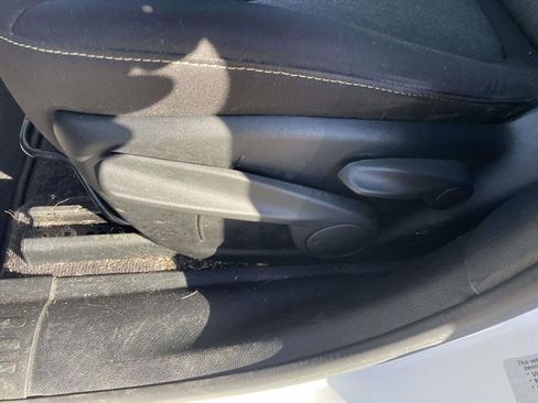 Used 2016 Jeep Cherokee Sport image 28