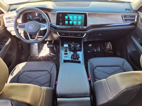 New 2026 Volkswagen Atlas SE image 8