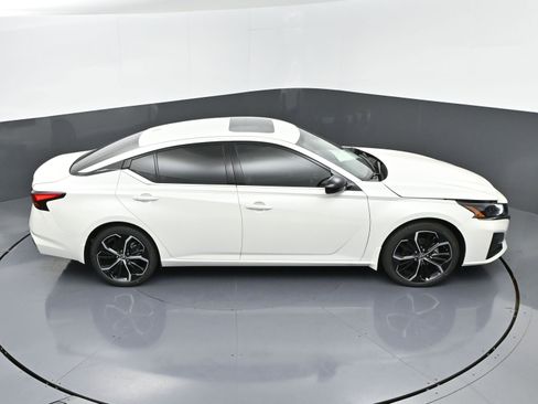 New 2025 Nissan Altima 2.5 SR w/ SR Premium Package image 38