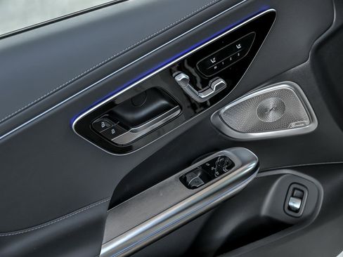 Certified 2026 Mercedes-Benz CLE 300 4MATIC Coupe image 6