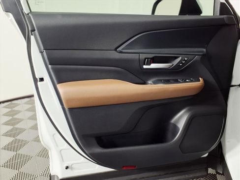 Used 2024 Toyota Grand Highlander AWD Hybrid image 17