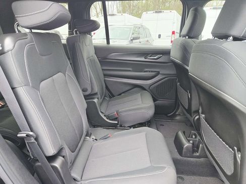 New 2026 Jeep Grand Cherokee L 4WD image 19