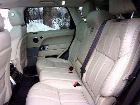 Used 2016 Land Rover Range Rover Sport HSE image 11