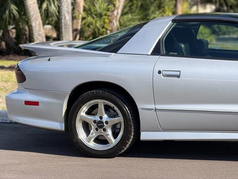 Used 2000 Pontiac Firebird Formula image 4