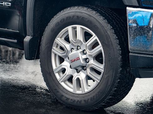 Used 2023 GMC Sierra 3500 SLE w/ SLE Value Package image 6