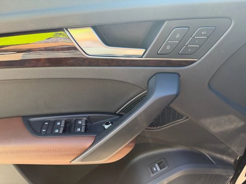 Used 2019 Audi Q5 2.0T Premium Plus w/ Premium Plus Package image 12