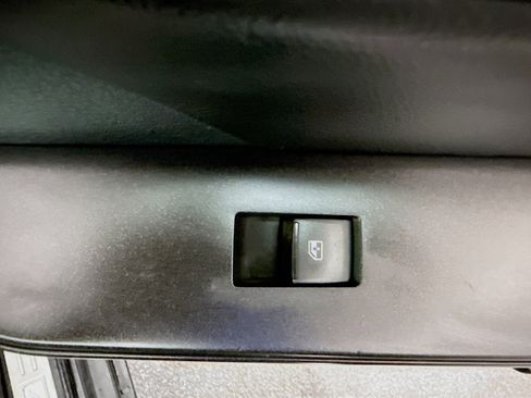 Used 2016 Toyota Camry SE image 30