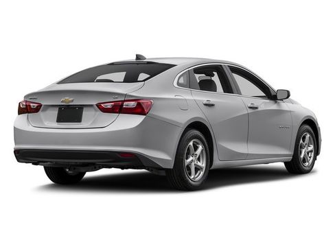 Used 2017 Chevrolet Malibu L FWD image 2