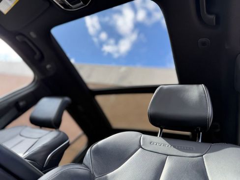 Used 2023 Jeep Grand Cherokee Overland w/ Luxury Tech Group IV image 15