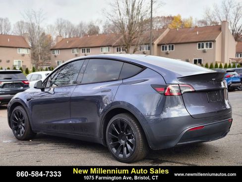 Used 2023 Tesla Model Y Long Range image 3
