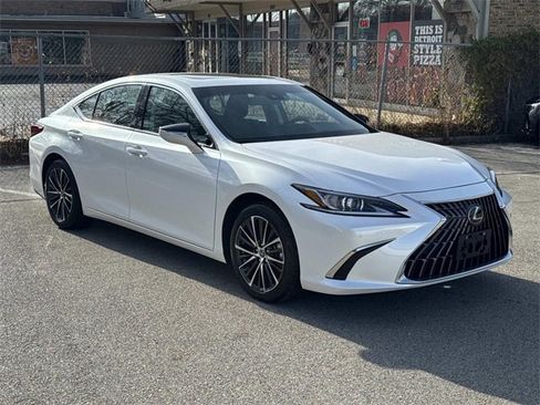 Certified 2025 Lexus ES 350 w/ Premium Package image 3