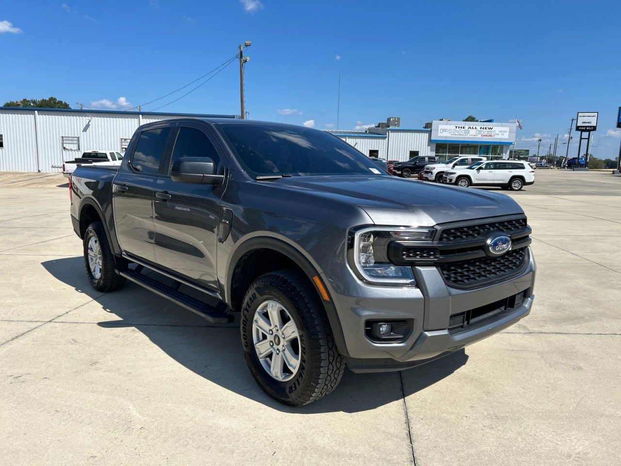 Used 2025 Ford Ranger XL RWD image 3