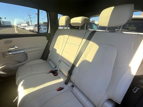 New 2026 Mercedes-Benz GLB 250 4MATIC image 10
