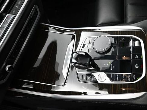 Used 2020 BMW X7 xDrive40i w/ Premium Package AWD/4WD image 13