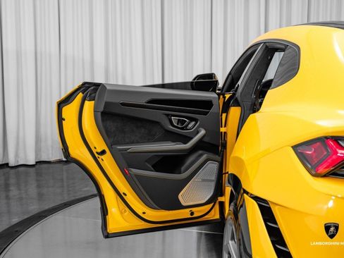 Used 2024 Lamborghini Urus S image 48
