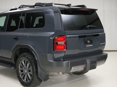 Used 2025 Toyota Land Cruiser image 28