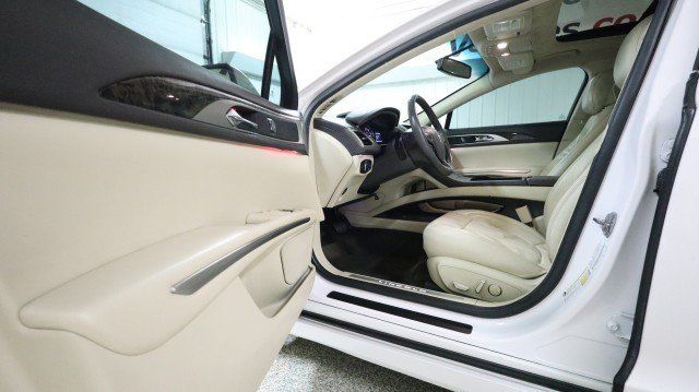 Used 2014 Lincoln MKZ Hybrid w/ Equipment Group 202A Reserve FWD image 9