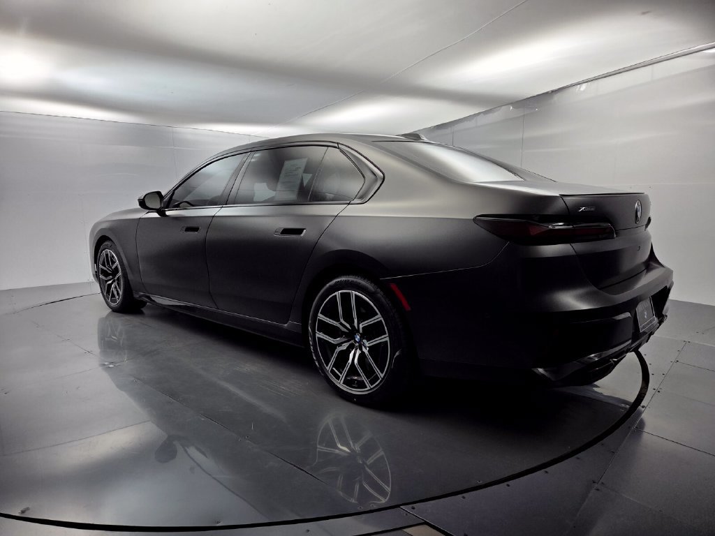 Certified 2023 BMW 760i xDrive AWD/4WD image 9
