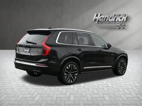 Used 2025 Volvo XC90 B6 Plus image 8
