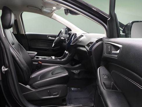 Used 2022 Ford Edge Titanium AWD/4WD image 15