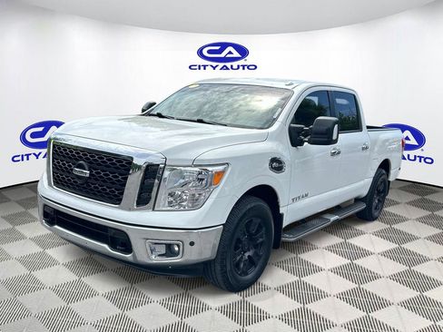Used 2017 Nissan Titan SV AWD/4WD image 9
