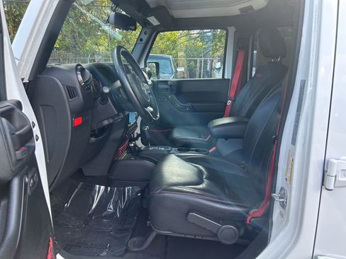 Used 2018 Jeep Wrangler Unlimited Rubicon image 9