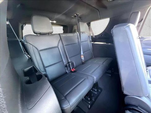 Used 2022 Chevrolet Suburban LT RWD image 29