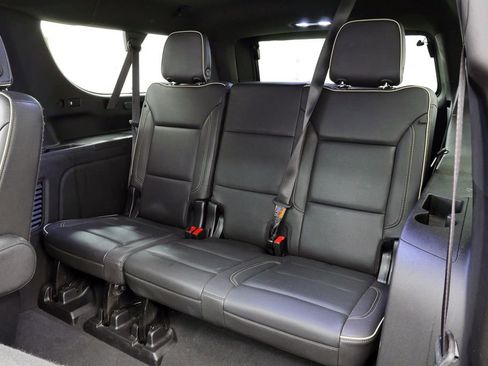 Used 2023 GMC Yukon XL SLT AWD/4WD image 21