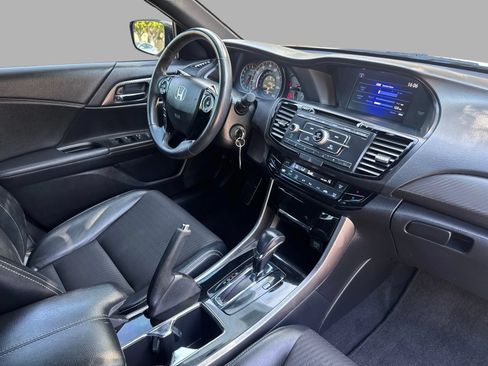 Used 2017 Honda Accord Sport image 42