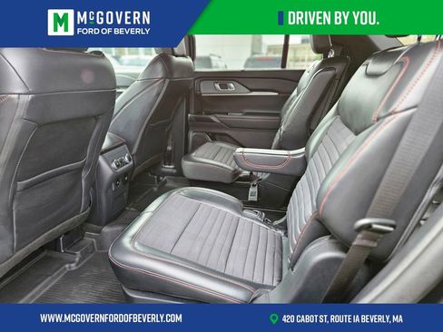 Used 2025 Ford Explorer ST-Line w/ ST-Line Street Pack AWD/4WD image 15
