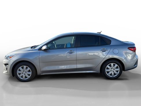 Used 2022 Kia Rio S image 2