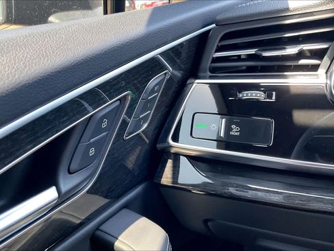Used 2026 Audi Q7 3.0T Premium Plus AWD/4WD image 33