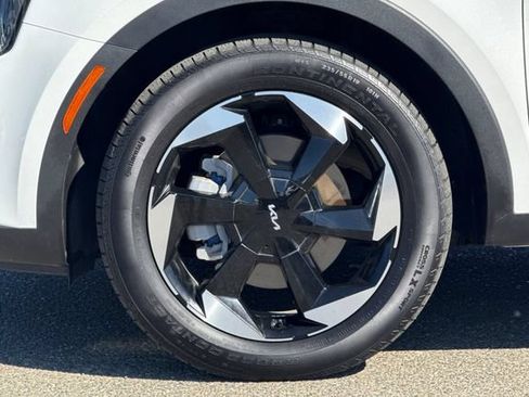 Certified 2025 Kia Sorento EX AWD/4WD image 37