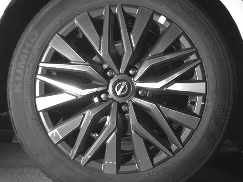 Used 2025 Nissan Altima 2.5 SV FWD image 15