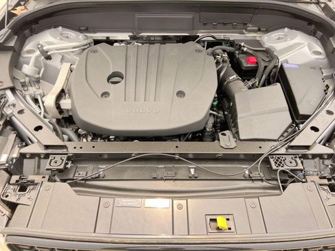 New 2025 Volvo XC60 B5 Core w/ Climate Package image 28