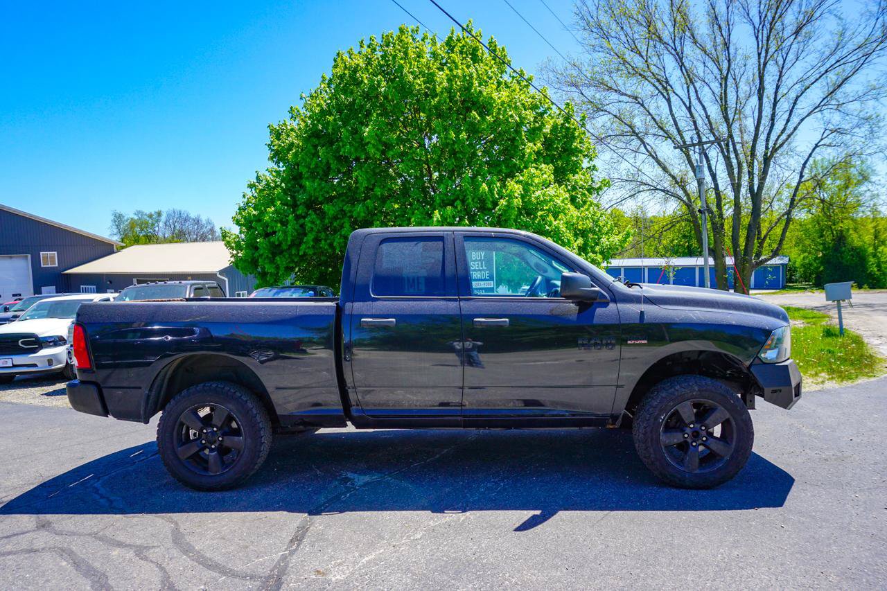 Used 2016 RAM 1500 Express w/ Black Ram 1500 Express Group AWD/4WD image 2